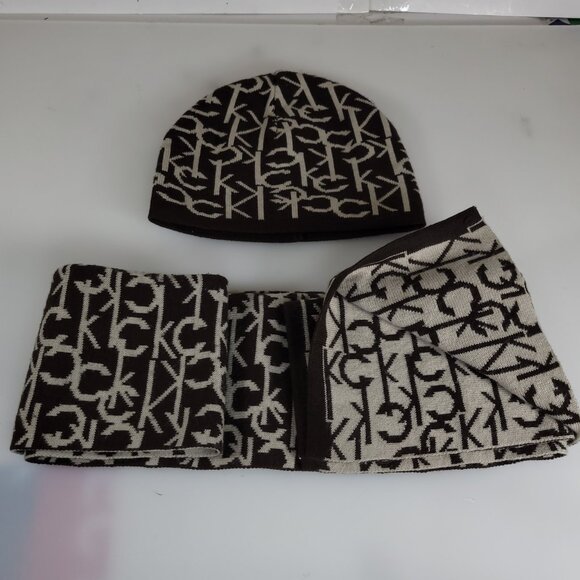 Calvin Klein CK Logo Scarf and Beanie Set - Picture 5 of 5